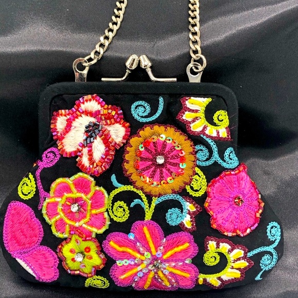 Vera Bradley Handbags - VERA BRADLEY CELEBRATION 25YR. RARE COLLECTABLE “ PRISTINE “💥